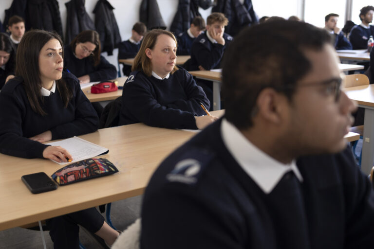 Allievi dell'Accademia Nautica dell'Adriatico mentre svolgono lezione in sede