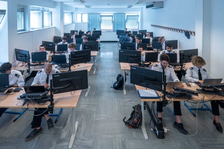 Allievi dell'Accademia Nautica dell'Adriatico mentre svolgono lezione in sede